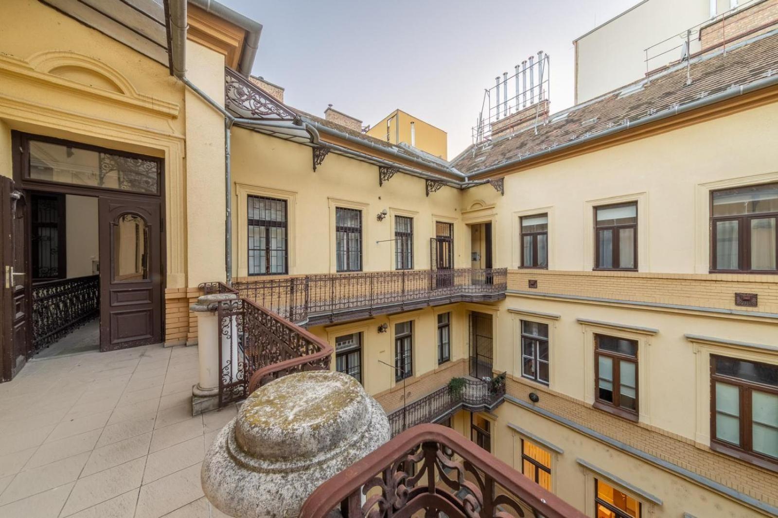 Sass Glamour Apartment Next To St Stephen Basilica S1 Budapest Exterior photo